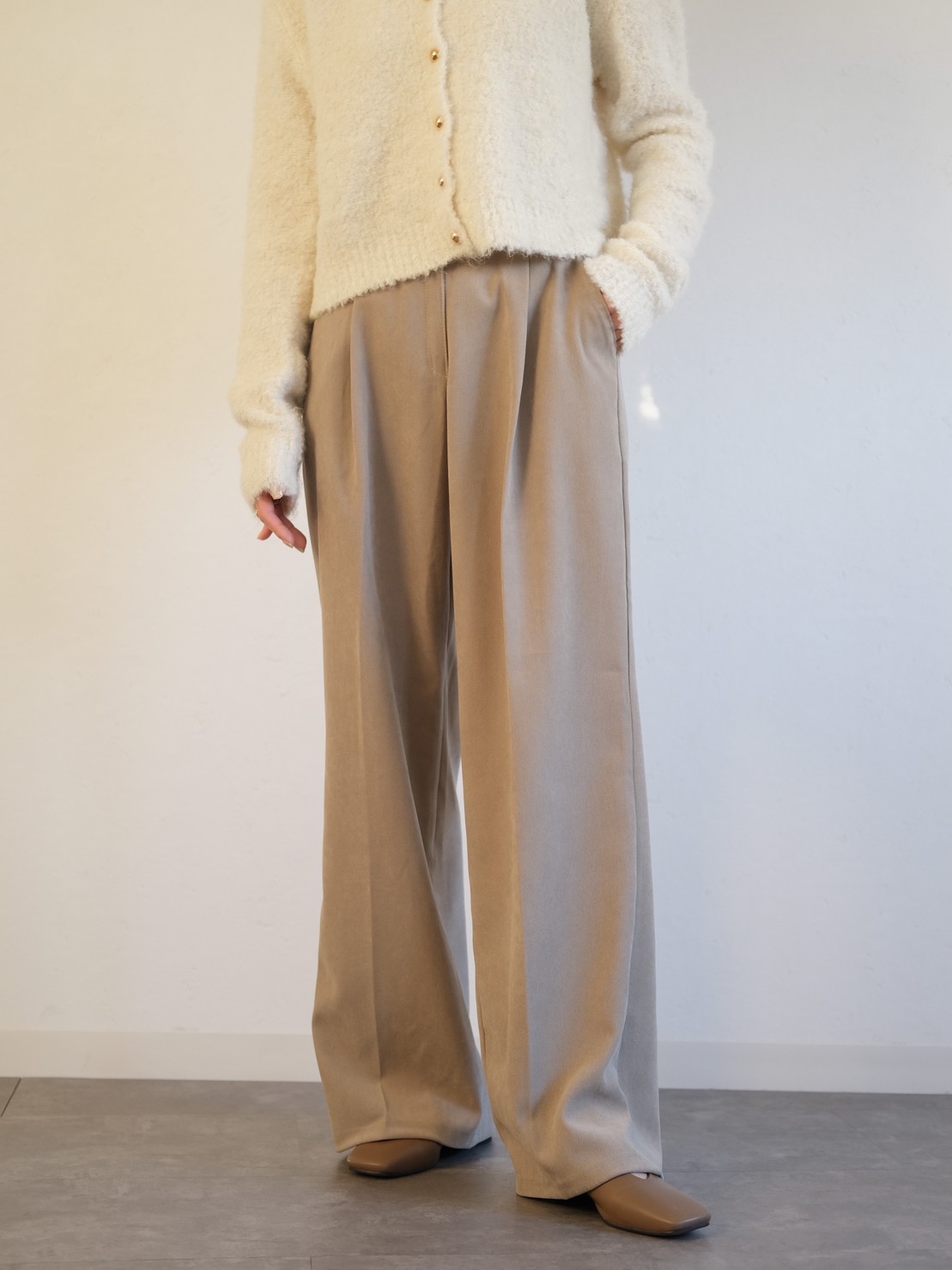 peach tuck wide pants BOTTOMS Reurie'（レウリィ）
