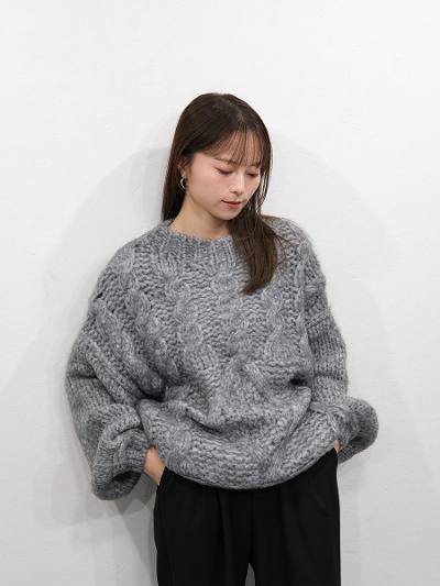 balloon sleeve cable knit