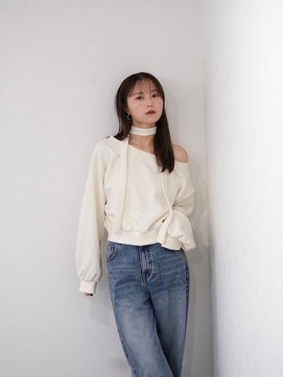 one shoulder choker sweat